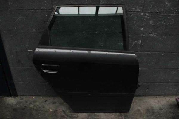 PORTE ARRIERE DROIT AUDI A3 - Vue 1